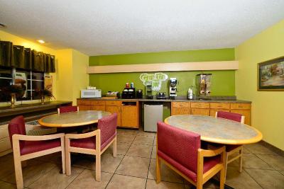 Americas Best Value Inn Suites Jackson, Tn