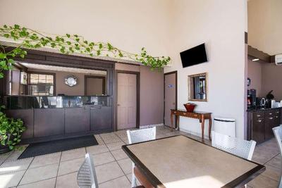 Econo Lodge Inn & Suites Oklahoma City