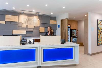 Holiday Inn Expr & Suites Chicago O'Hare Airport