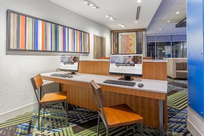 Holiday Inn Express & Suites Florence - Cincinnati