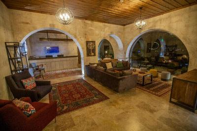 Nino Cave Suite