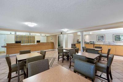 La Quinta Inn Wyndham Phoenix Sky Harbor Airport