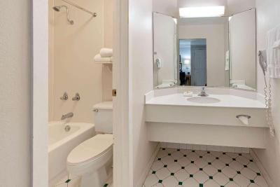 La Quinta Inn Wyndham Phoenix Sky Harbor Airport