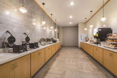 La Quinta Inn Suites By Wyndham South Jordan