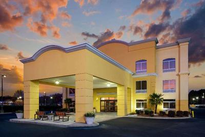 La Quinta Inn Suites By Wyndham Florence