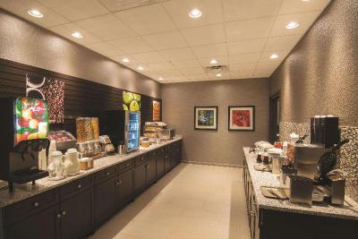 La Quinta Inn Suites Lynchburg At Liberty Univ