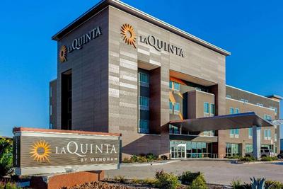 La Quinta Inn & Suites San Antonio Alamo City
