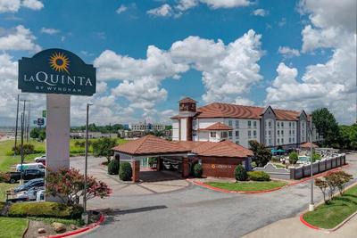 La Quinta Inn Suites By Wyndham Sherman