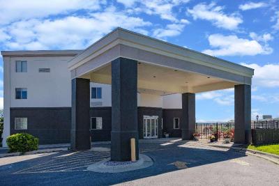 La Quinta Inn Suites By Wyndham Helena