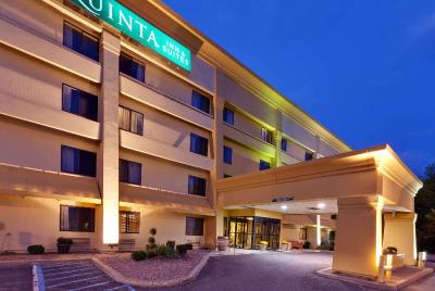 La Quinta Inn Suites By Wyndham Plattsburgh