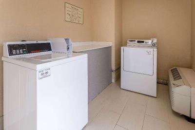 La Quinta Inn Suites By Wyndham Kingsport