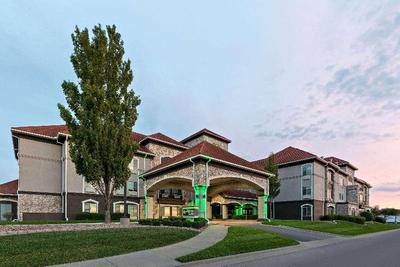 La Quinta Inn Suites By Wyndham Olathe