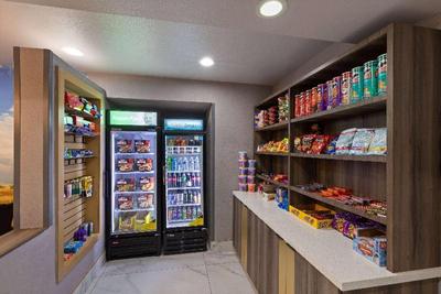 La Quinta Inn Suites By Wyndham Olathe
