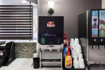 La Quinta Inn Suites By Wyndham Olathe