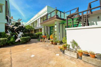 OYO 242 Baan Noppadol Hua Hin Resort