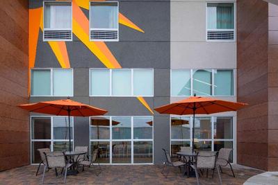 La Quinta Inn Suites By Wyndham Perry