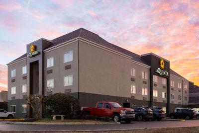 La Quinta Inn Suites By Wyndham Knoxville Airport
