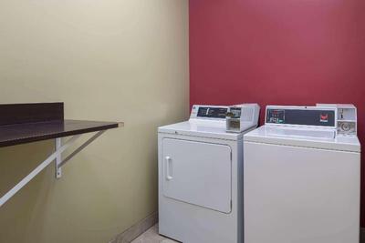 La Quinta Inn Suites By Wyndham Union City