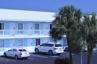 Destin Inn And Suites