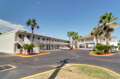 Motel 6 Destin