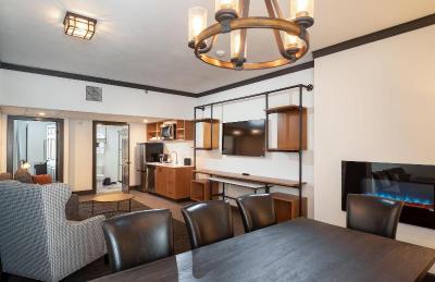 The Craftsman Inn Suites