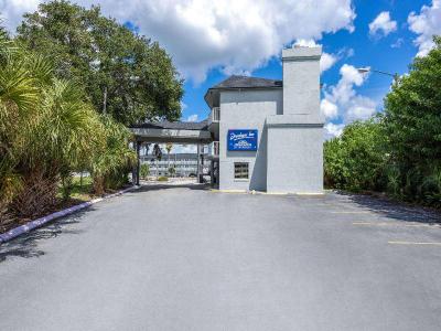 Howard Johnson by Wyndham Orlando Lake Buena V S