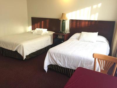 Park Plaza Lodge Hotel
