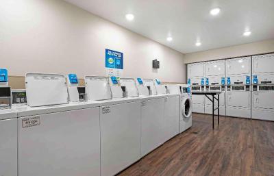Woodspring Suites Orlando Airport