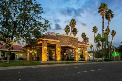 La Quinta Inn Suites By Wyndham Pomona