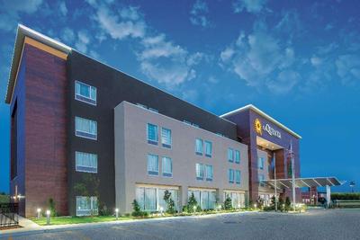 La Quinta Inn Suites By Wyndham Tulsa Broken Arrow