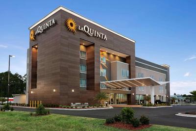 La Quinta Inn Suites By Wyndham Brunswick Golden I