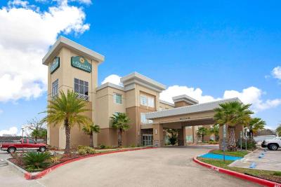 La Quinta Inn Suites By Wyndham Lake Charles Westl
