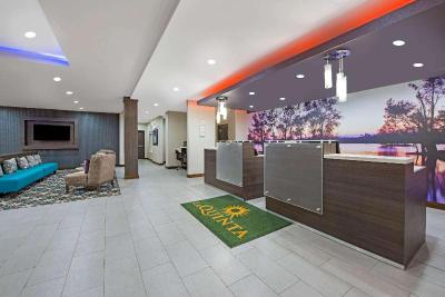 La Quinta Inn Suites By Wyndham Lake Charles Westl