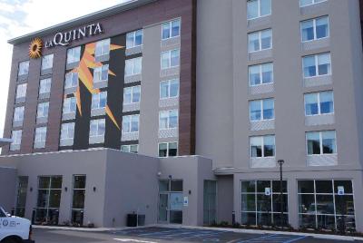 La Quinta Inn Suites By Wyndham Mobile