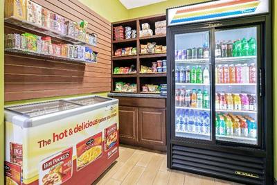 La Quinta Inn Suites By Wyndham Paris