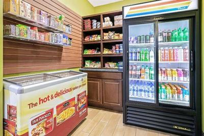 La Quinta Inn Suites By Wyndham Paris