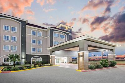 La Quinta Inn Suites By Wyndham Paris