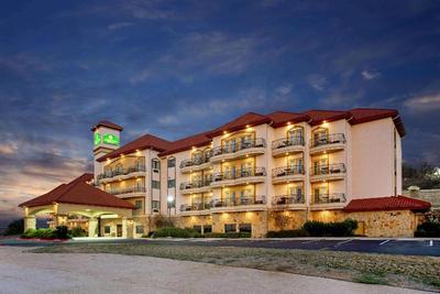 La Quinta Inn Suites By Wyndham Marble Falls