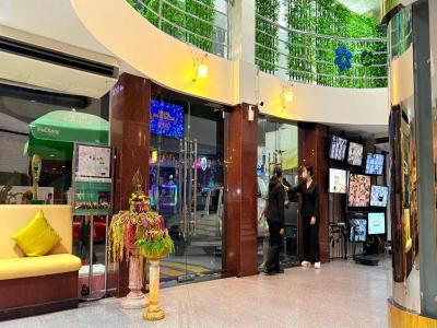 Grand Business Inn
