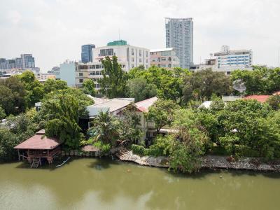 Tanatip Place