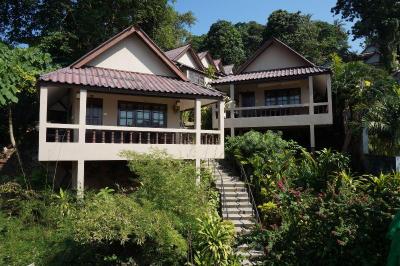 Kata Beachwalk Hotel And Bungalows
