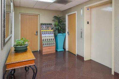 H3 Inn & Suites LAX Airport
