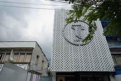 T Hostel Victory Monument