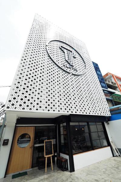 T Hostel Victory Monument