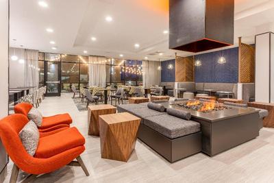 Holiday Inn & Suites Cedar Falls-Waterloo Event Ct