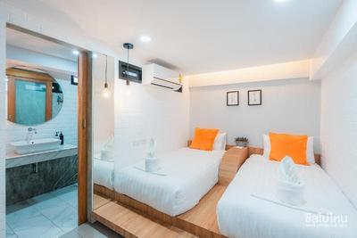 Journey Hostel Surat