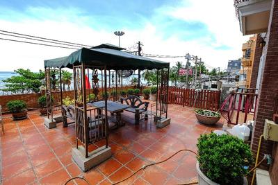 Red Balcony Hotel