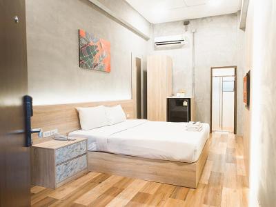 B2 Santitham Hotel