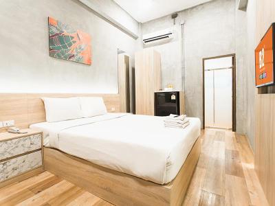 B2 Santitham Hotel