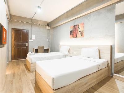 B2 Santitham Hotel